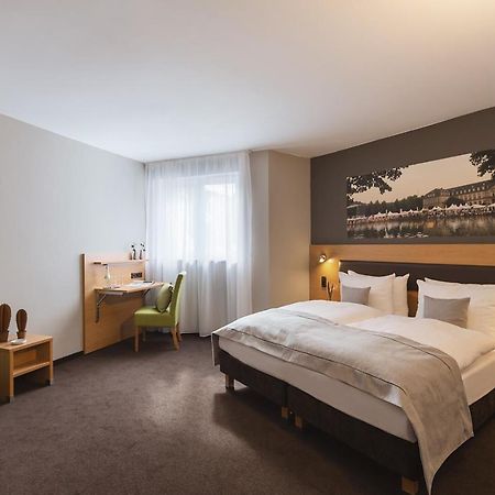 Novum Hotel Bruy Штутгарт Экстерьер фото