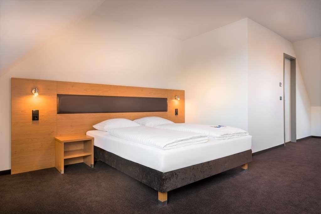 Novum Hotel Bruy Штутгарт Номер фото