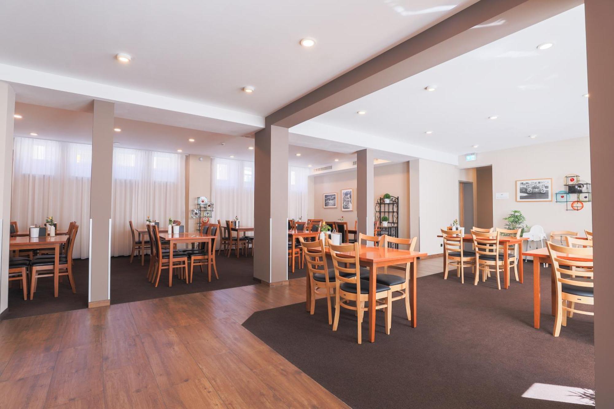 Novum Hotel Bruy Штутгарт Экстерьер фото